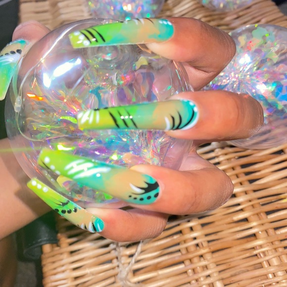 Press on nails “Jouvert” set - Picture 2 of 8